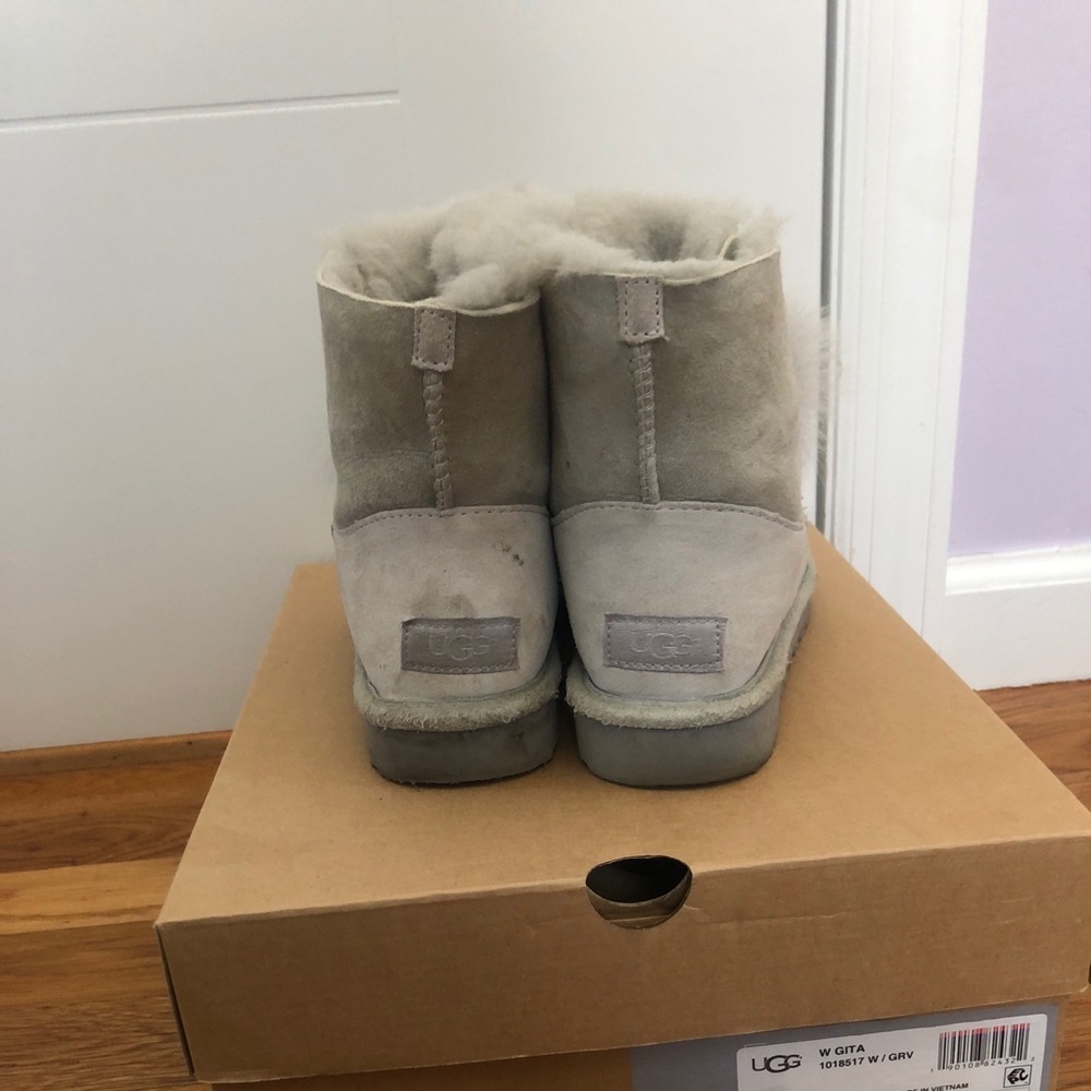 Uggs - Picture 3 of 4